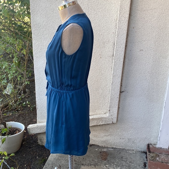 Babaton Aritzia 100% silk beautiful sleeveless lined dress w/ drawstring waist. - Picture 5 of 13